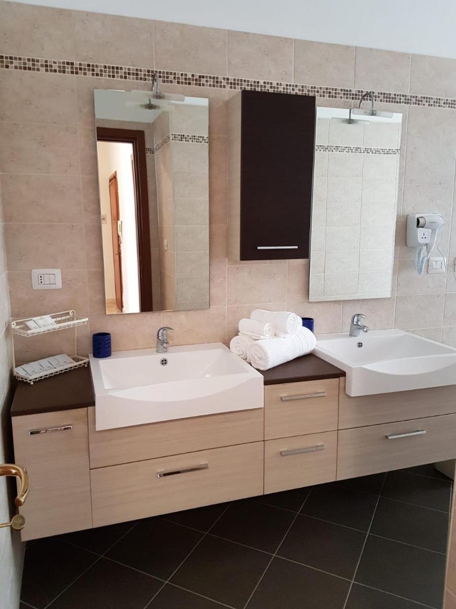 CAV Diamond by People - Housity