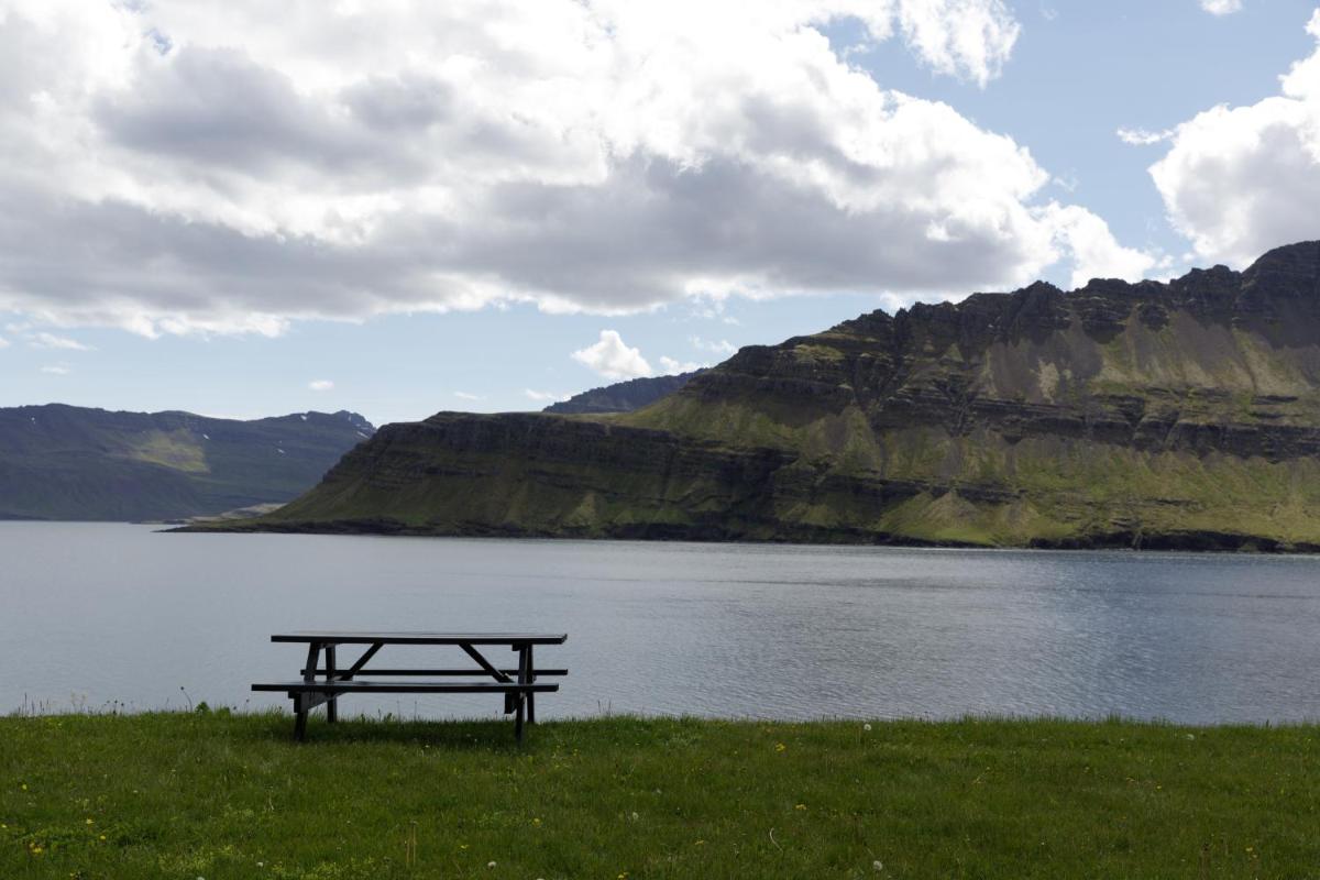 The Cliff Hotel - Housity