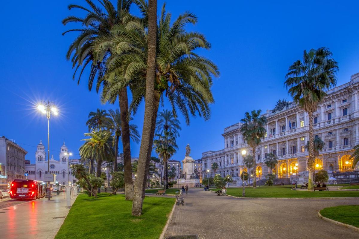Courtyard Rome Suite - Housity
