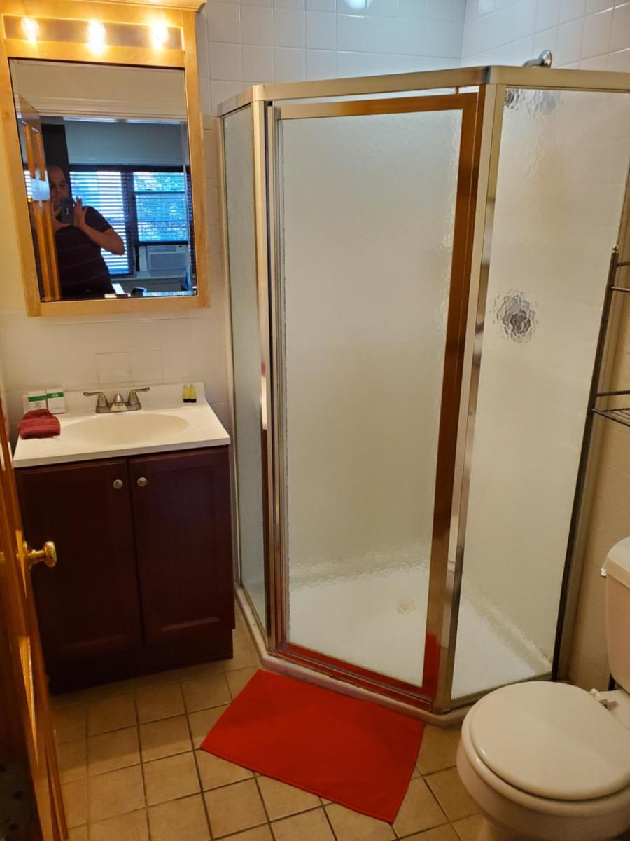 The Windsor Inn - Housity