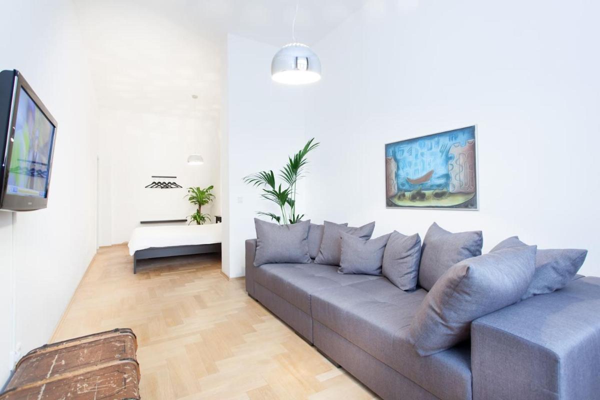 Labyrinth - Housity