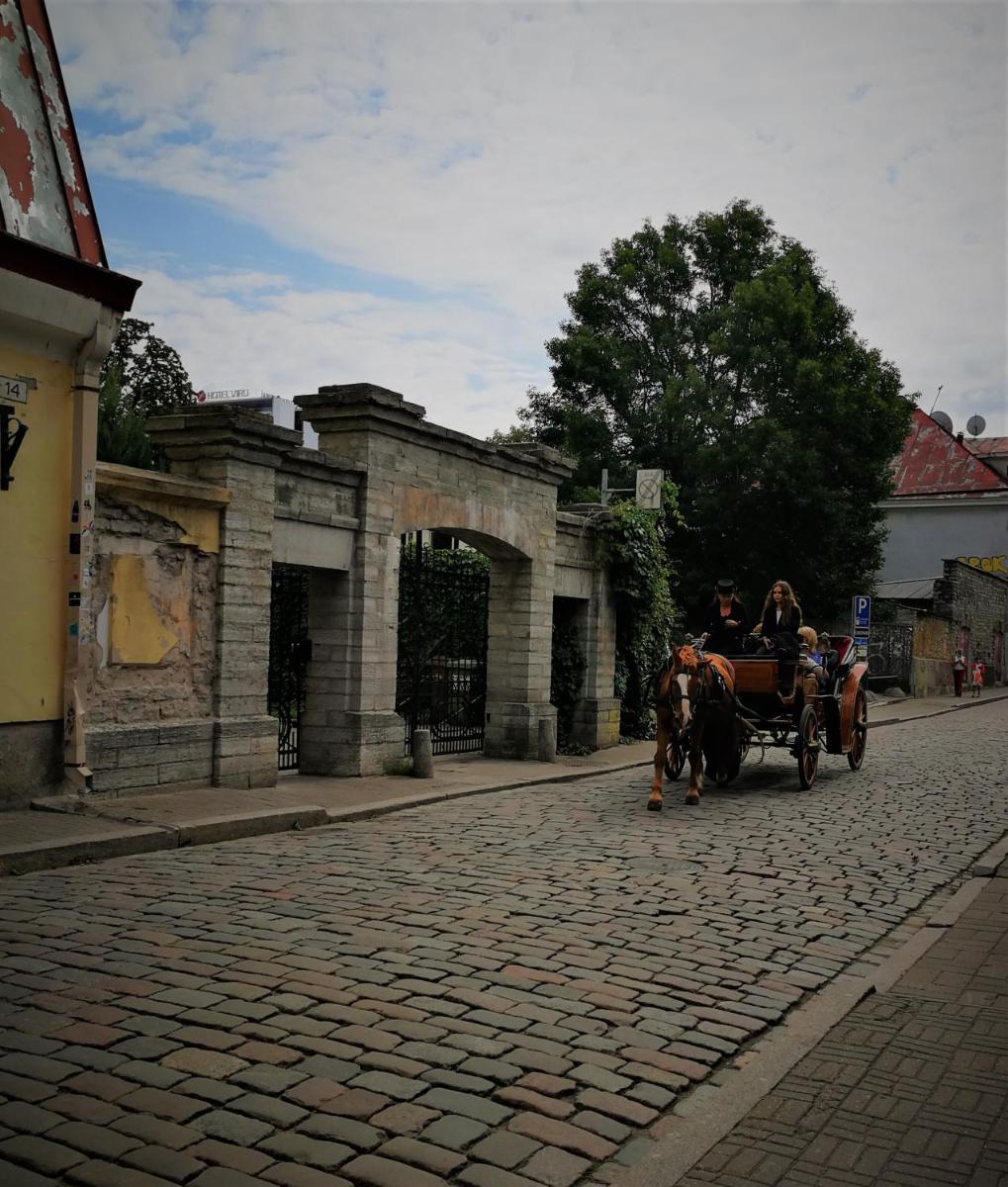 Perfect stay in Old Town with Parking - Housity
