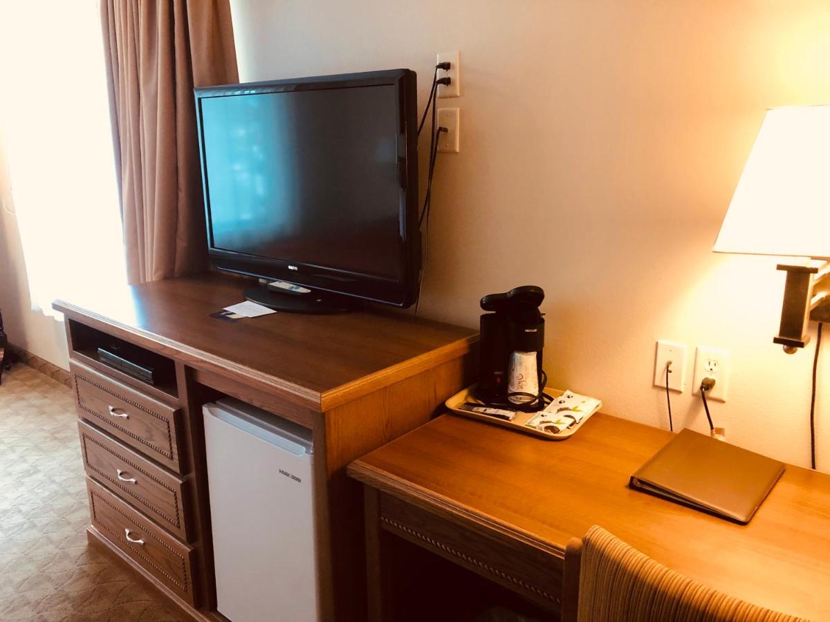 Shenandoah Inn & Suites - Housity