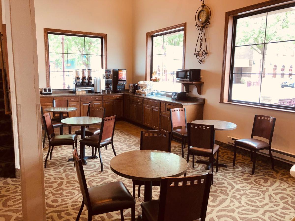 Shenandoah Inn & Suites - Housity