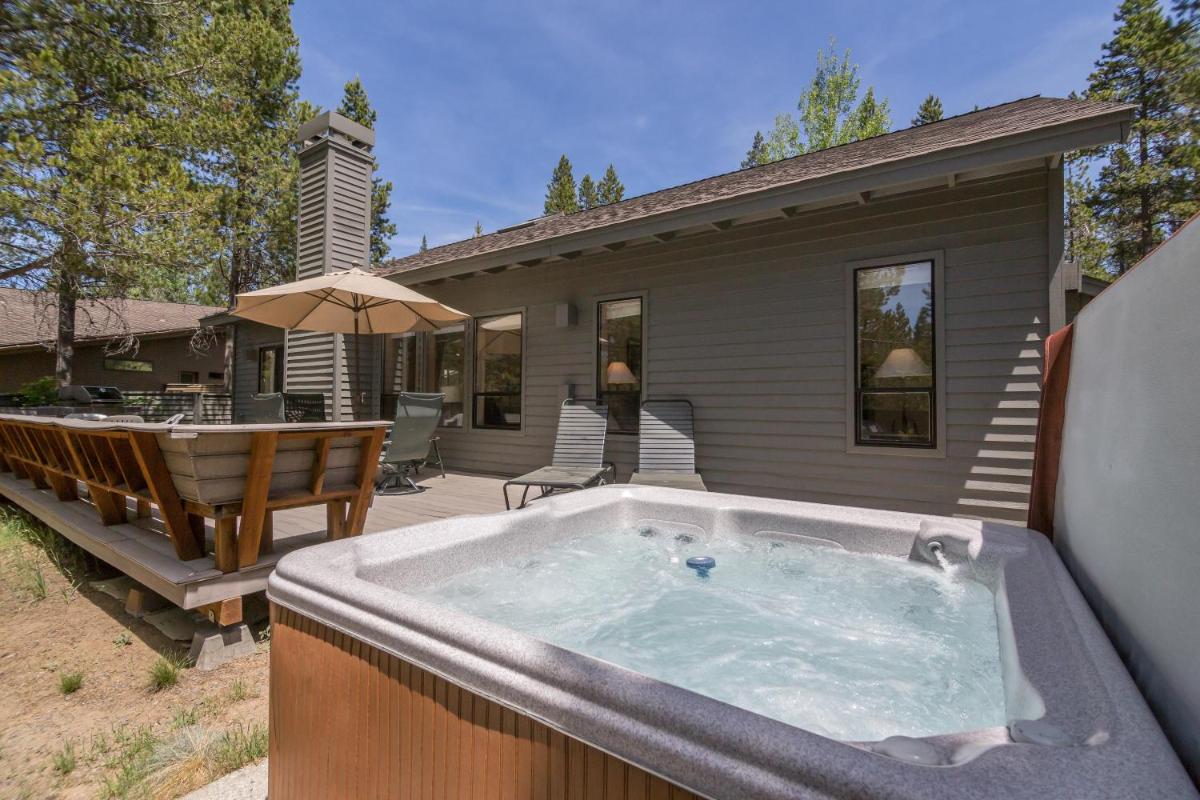 McKenzie 4-The two-level 1,868-sq-ft residence is a movie lover's dream come true. There are four TVs, four VCRs, and three DVD players. This amenity filled vacation home can accommodate up to 10 guests. - Housity