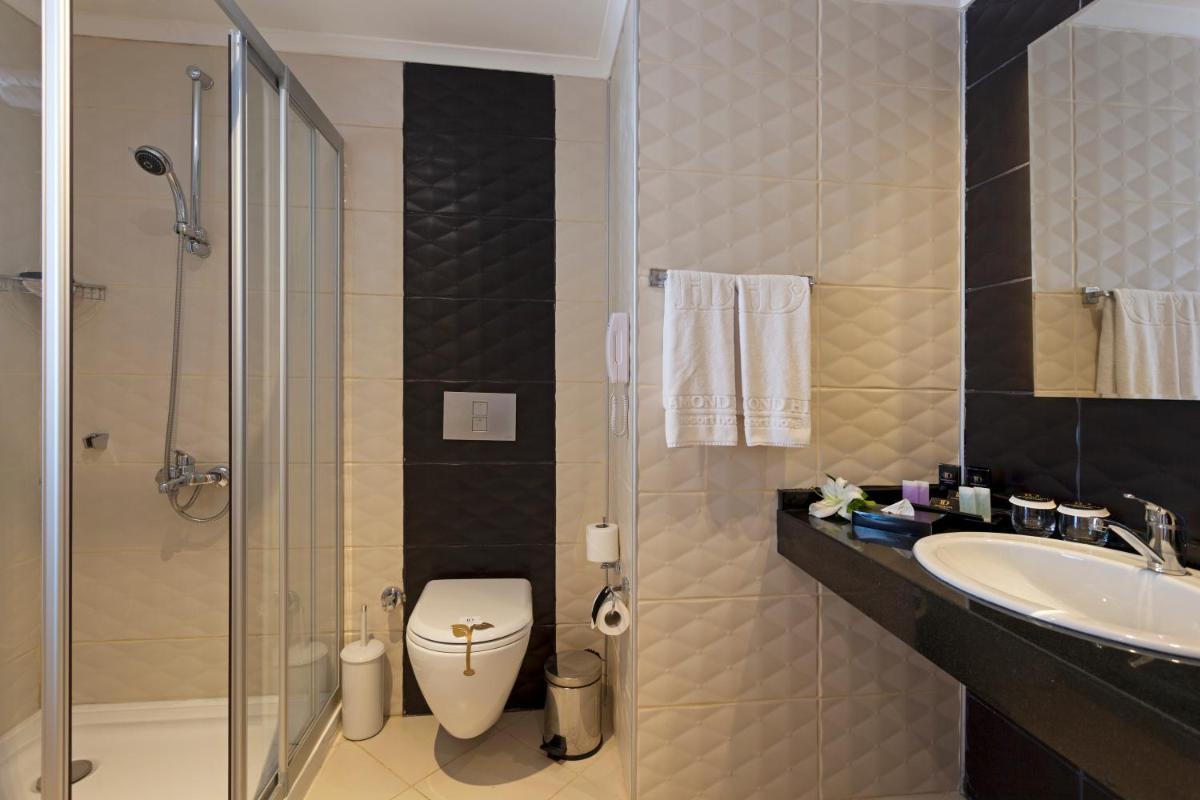 Diamond Hill Resort Hotel - Housity