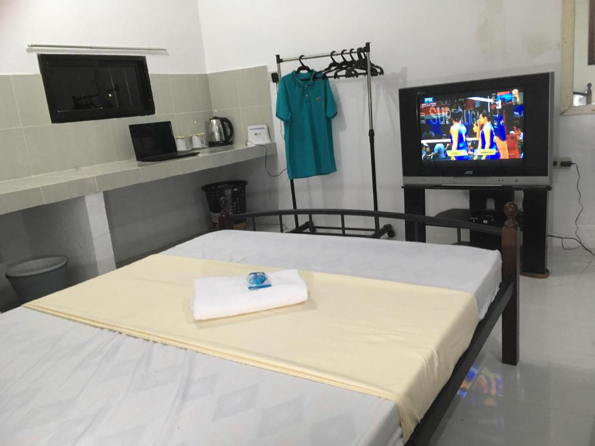 Silang Near Tagaytay Transient Rooms for Family - Housity