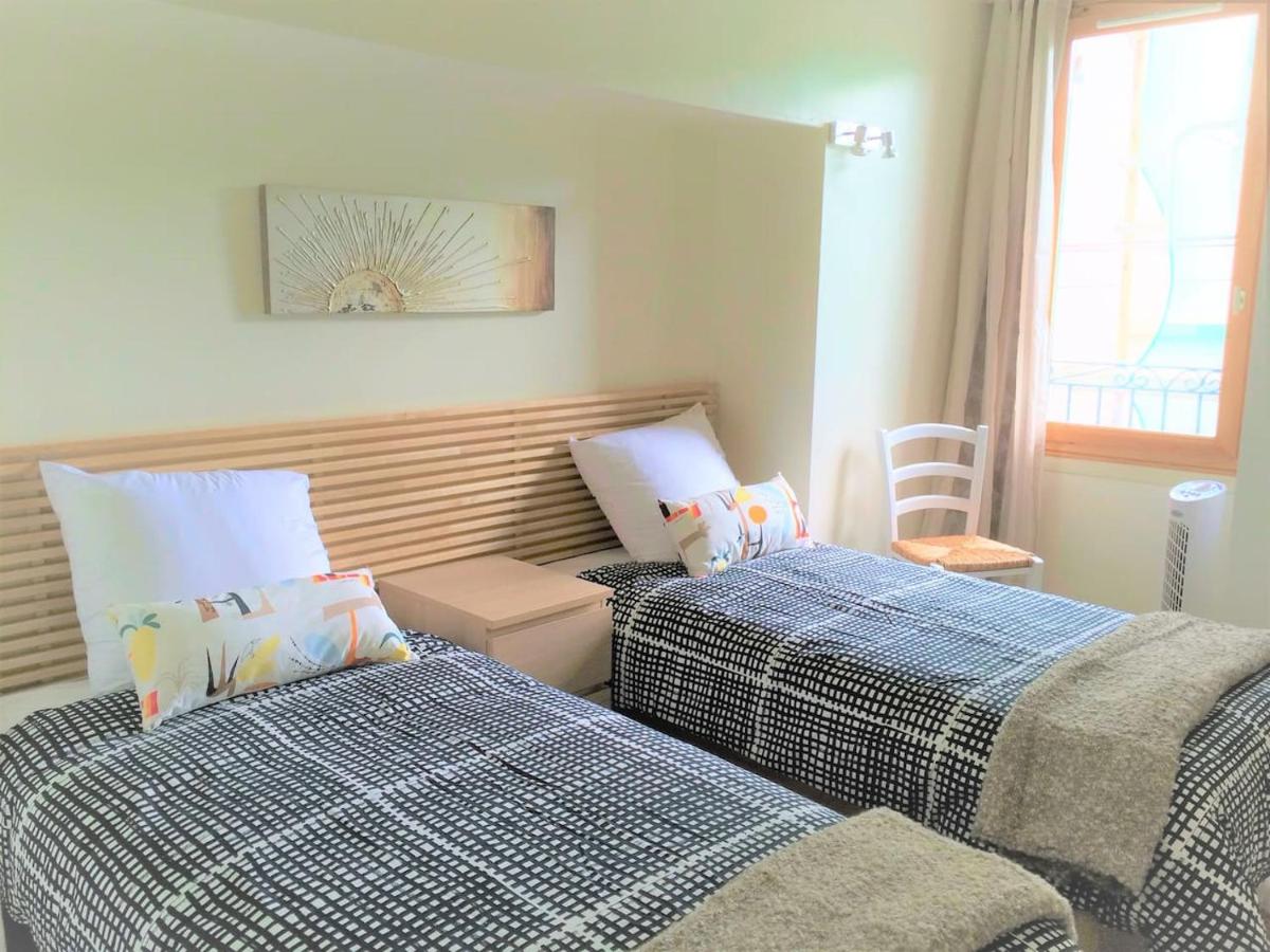 Modern Boulangerie, large 6 bedroom village house - Housity