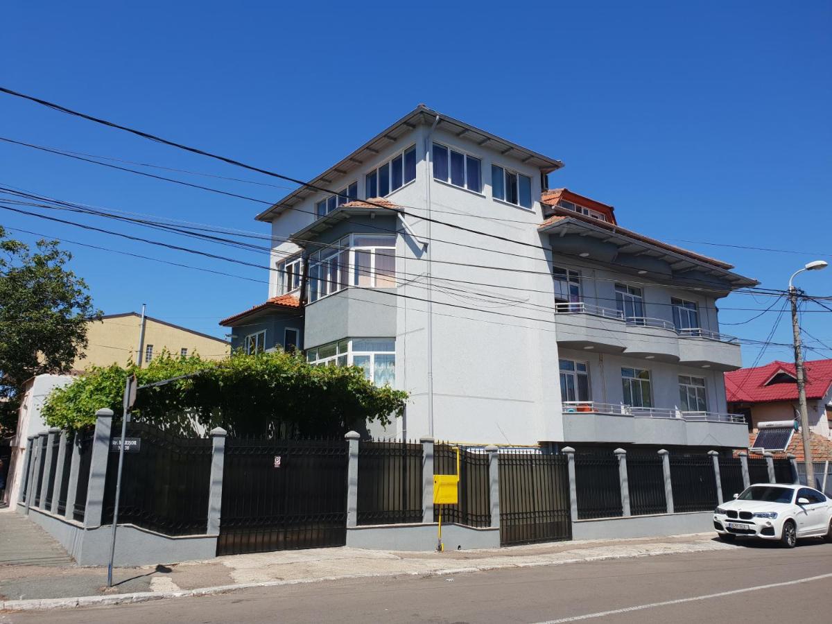 Villa George - Housity