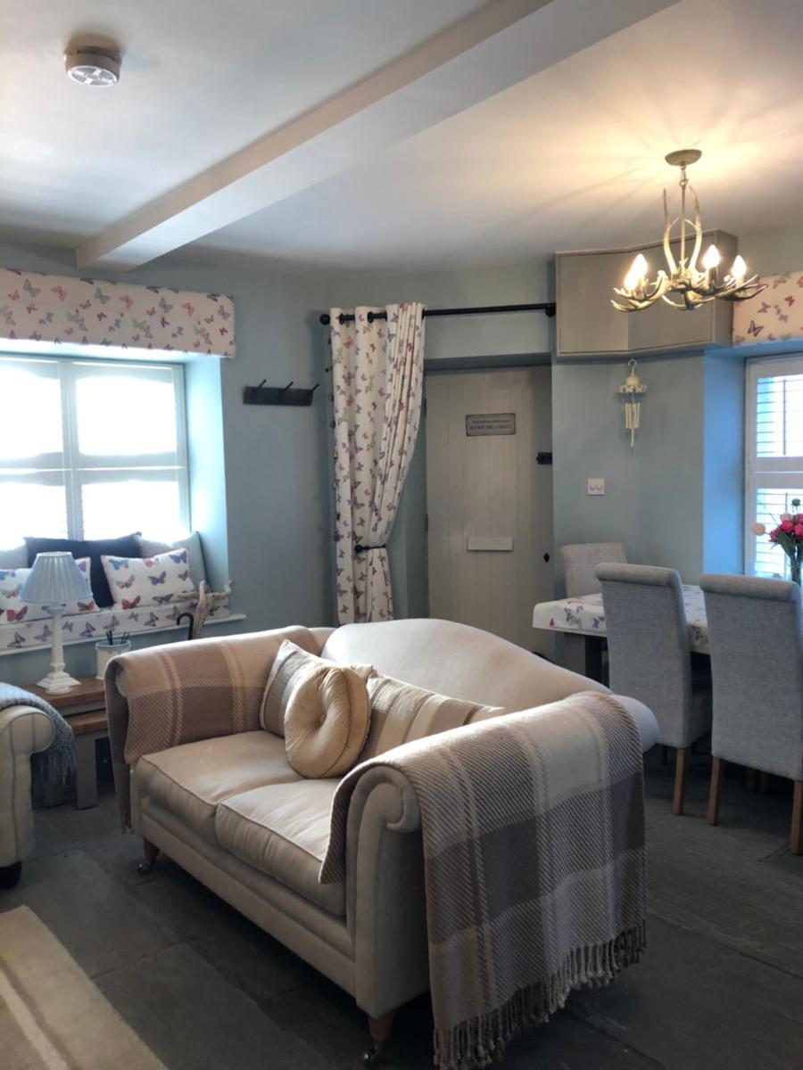 The Toll House - Housity
