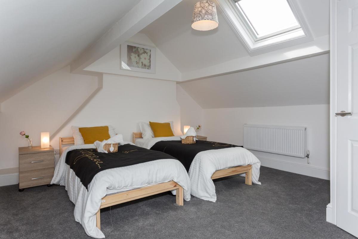 Preston Blackpool Road Apartment - Sleeps 6 - Ideal Location - Housity