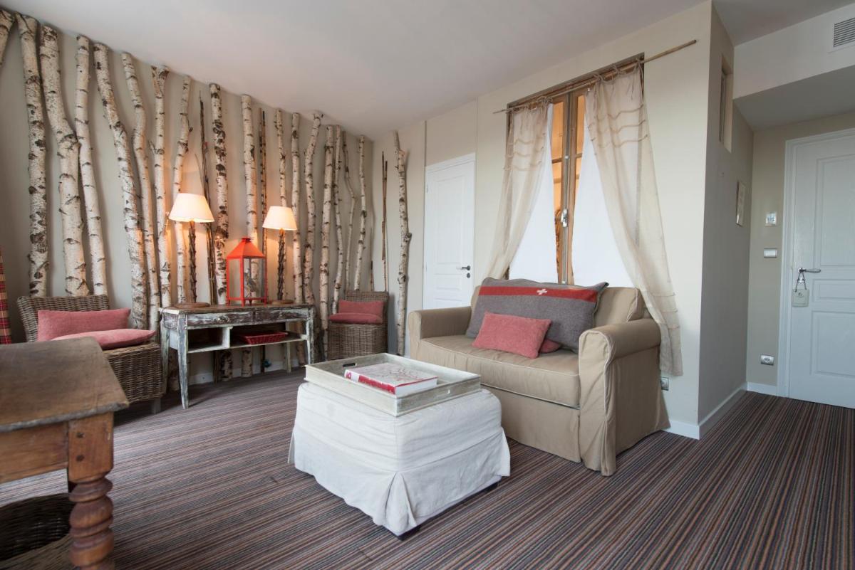 Coin salon dans l'établissement La Marine de Loire Hôtel & Spa