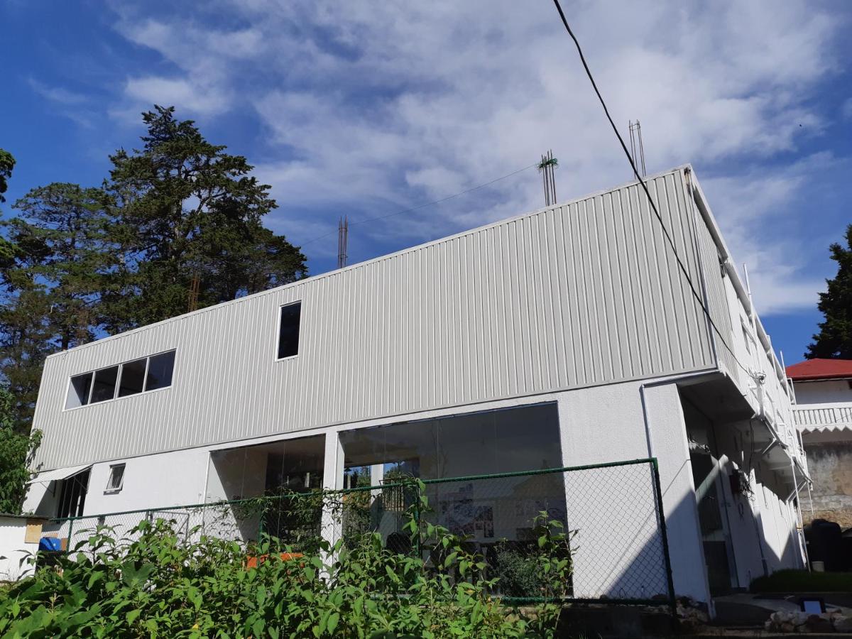 Siril Guesthouse Hostel - Housity
