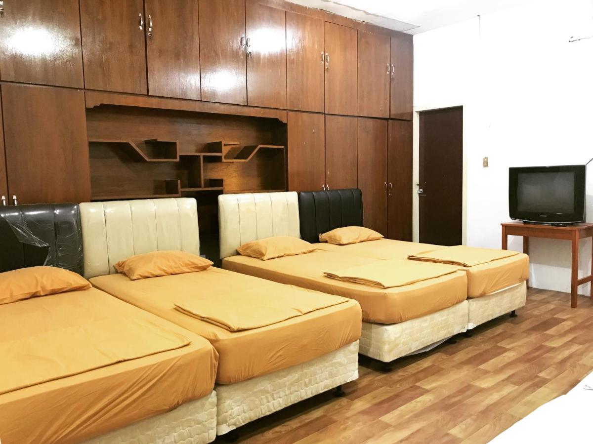 Lestari Guesthouse - Housity