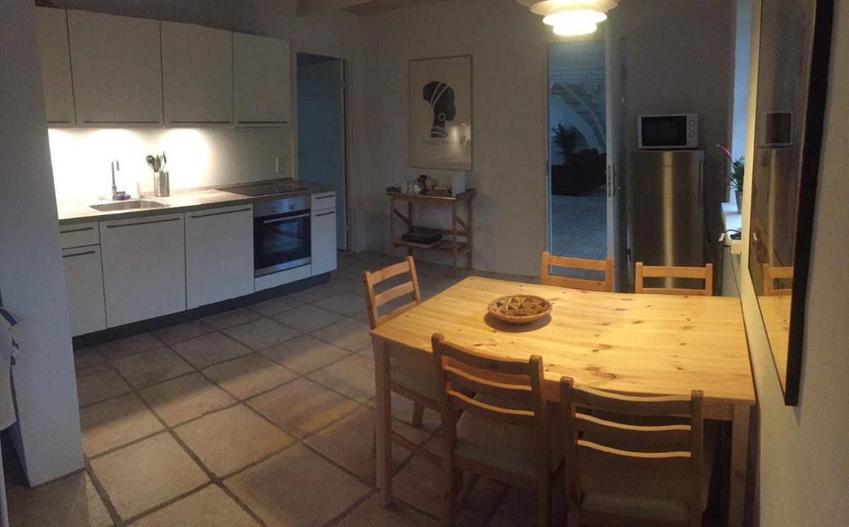 Happy Hill Farm - Housity