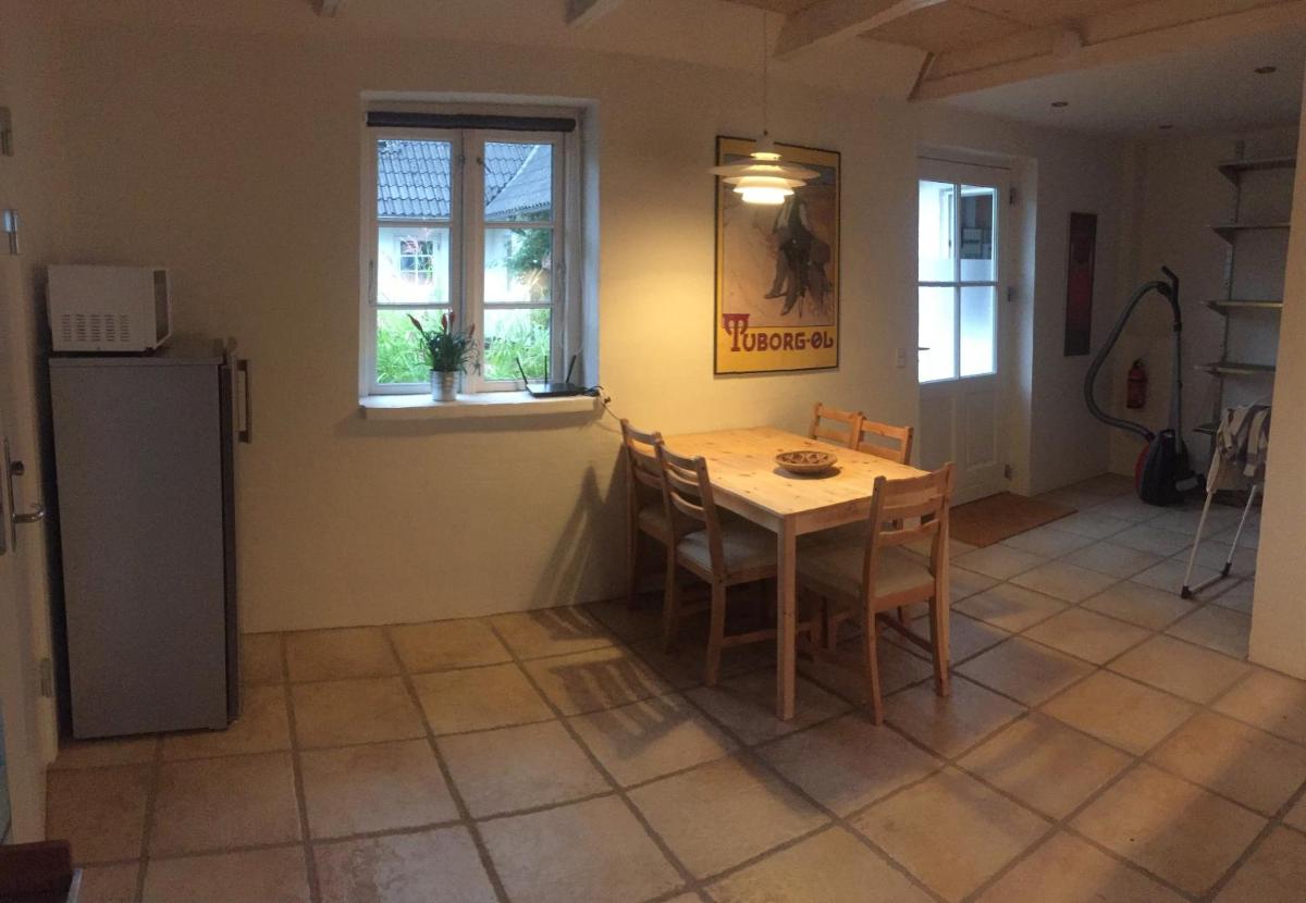 Happy Hill Farm - Housity