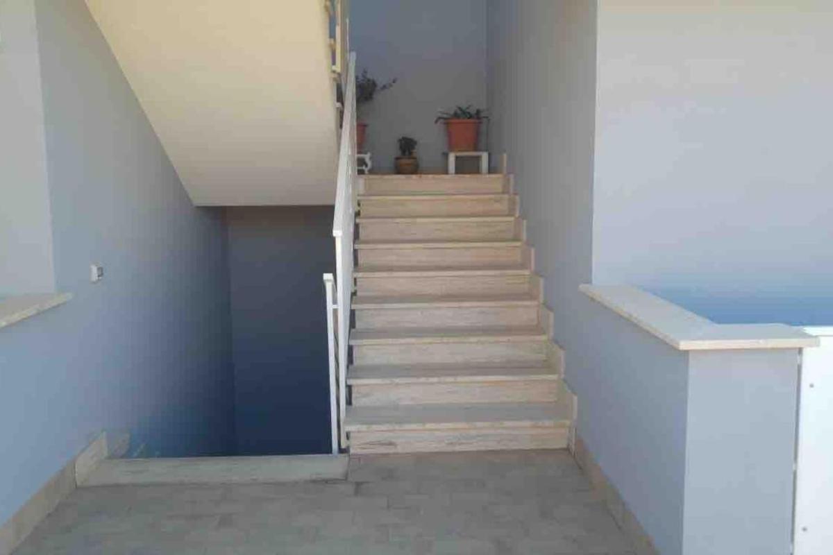 Sunset House - Housity