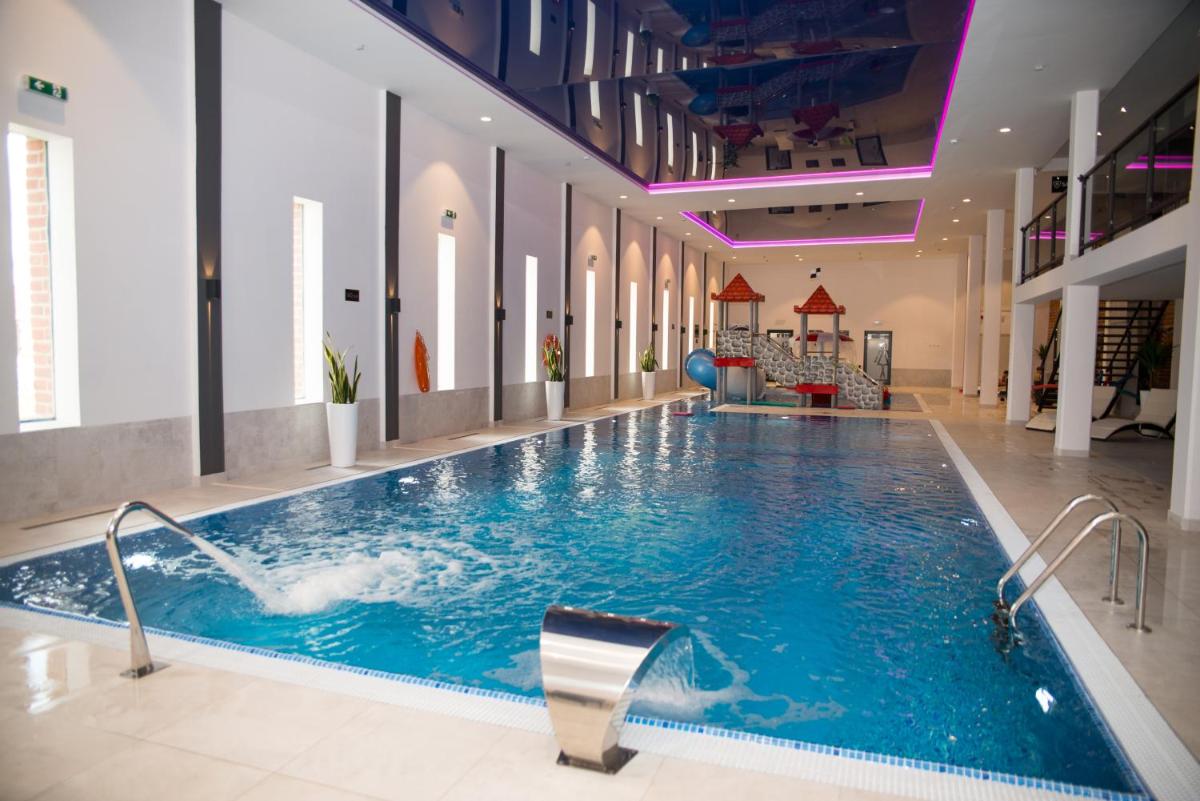 Hotel Zamek Gniew - Housity