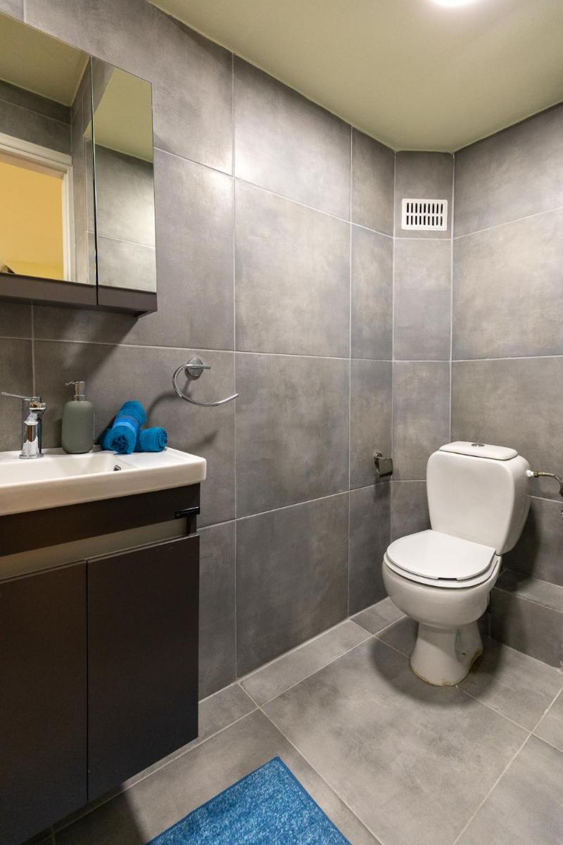 Athens Kyniska Studio - Hizvo