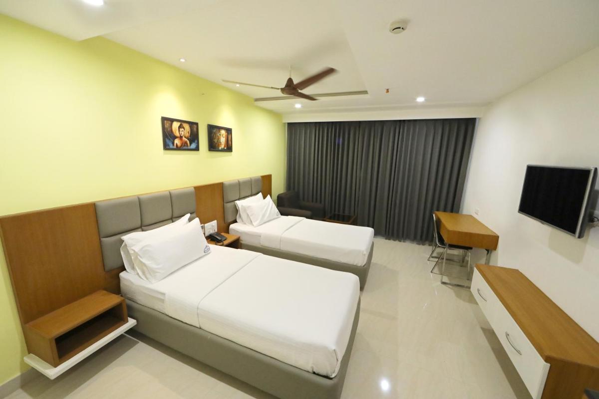 Hotel Sri Ram Grand - Housity