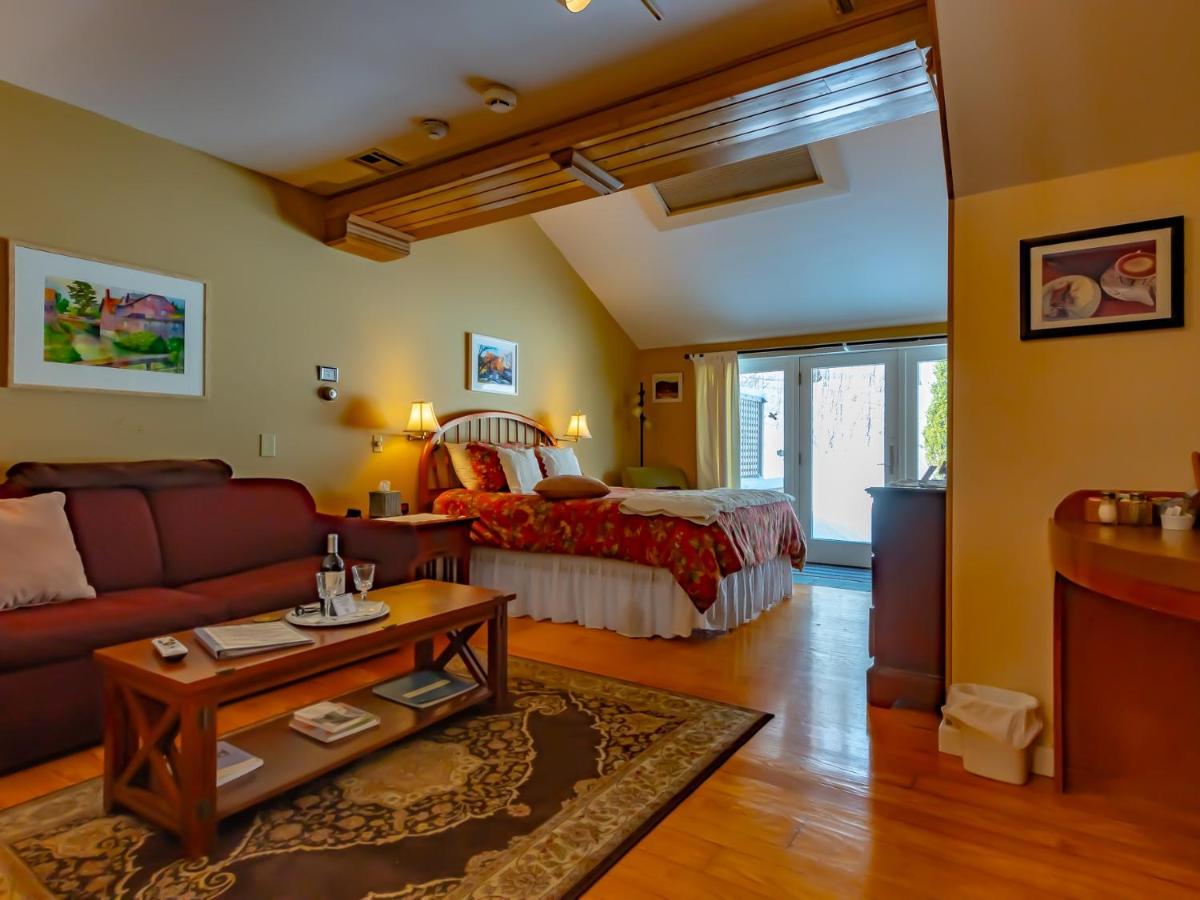 Shaker Mill Inn - Housity
