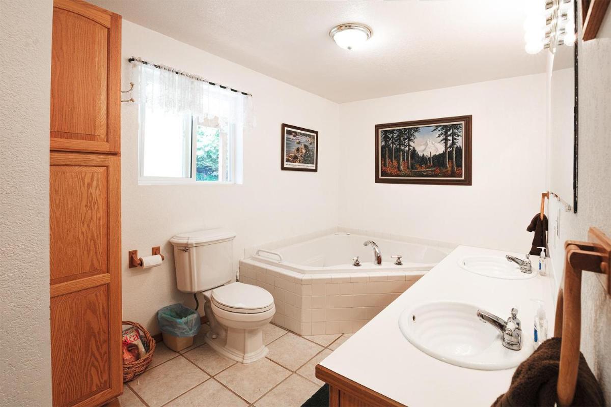 Suite 1 Lynn View Lodge - Housity