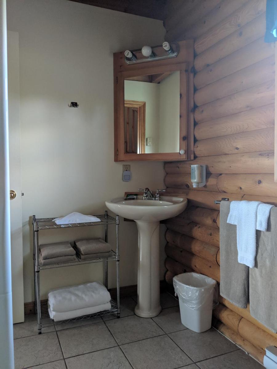 Smith Rock Chalets - Housity