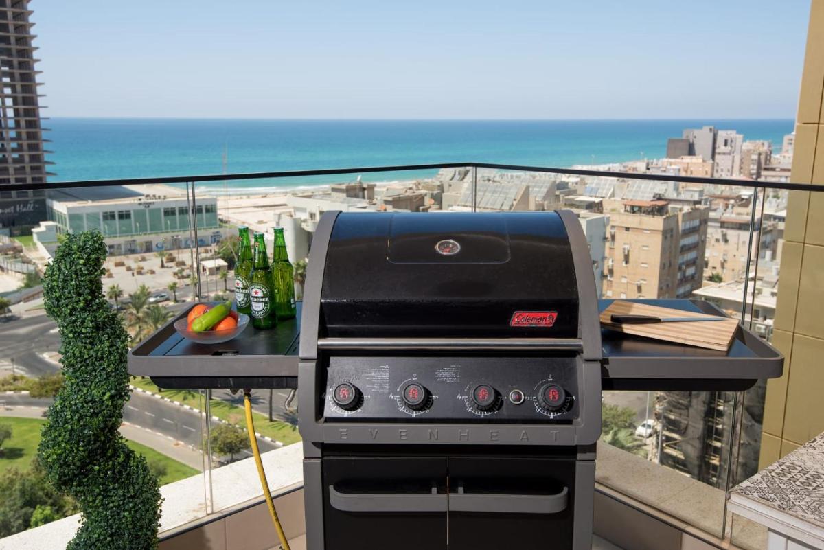 Bat Yam Luxery 5BR Sea View Suite - Housity