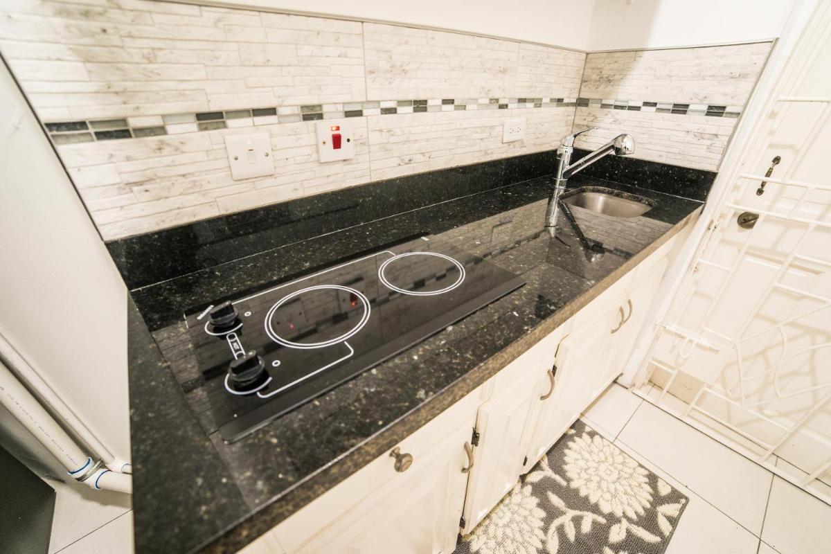New Kingston Luxury Apartment Chelsea - Housity