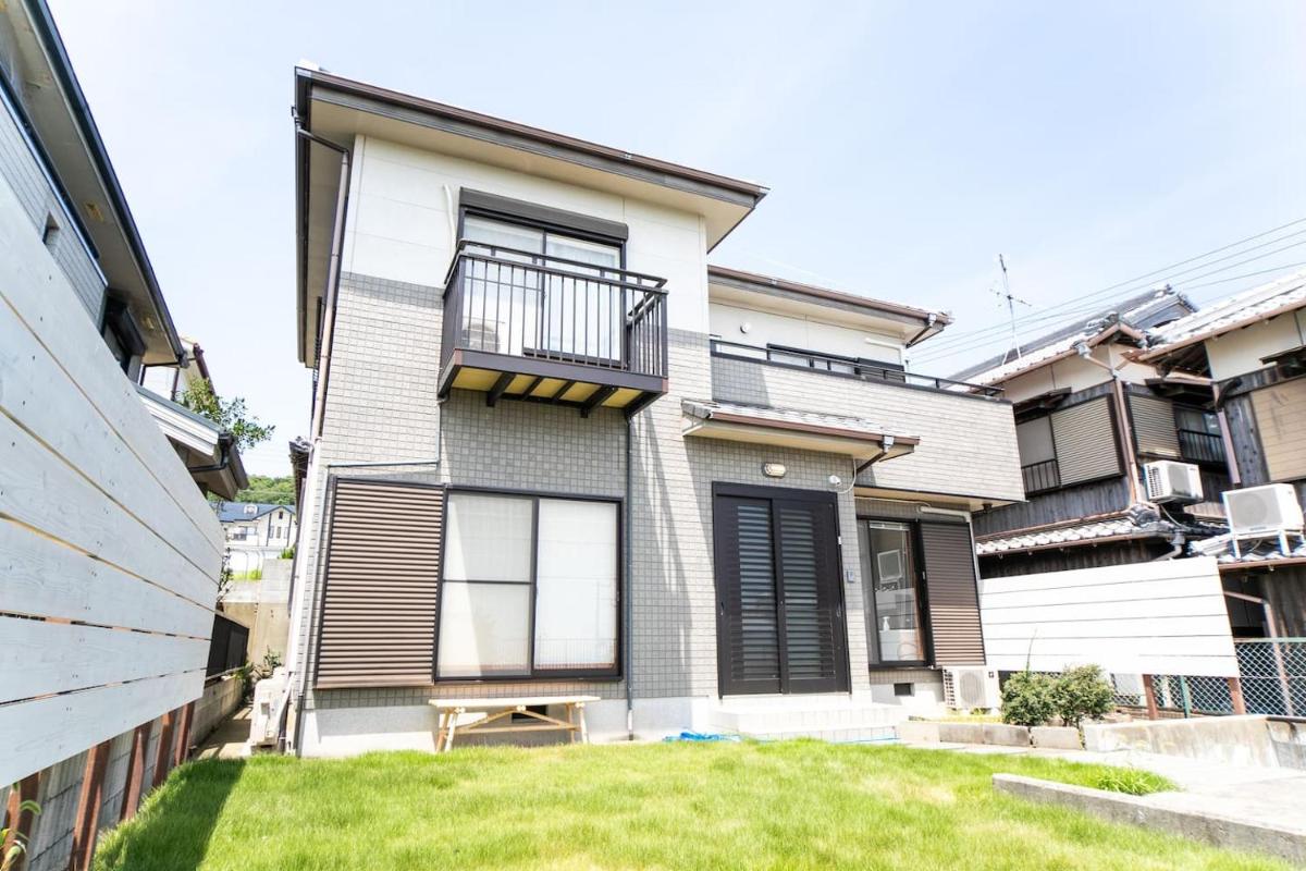 Awaji Seaside Resort in Iwaya 3000 - Housity