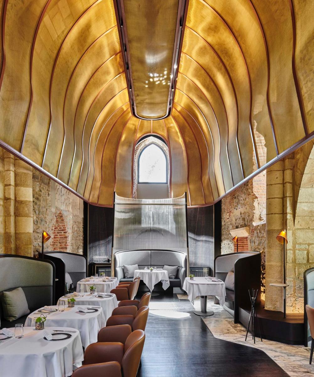 Coin salon dans l'établissement Château Saint-Jean, Relais & Châteaux