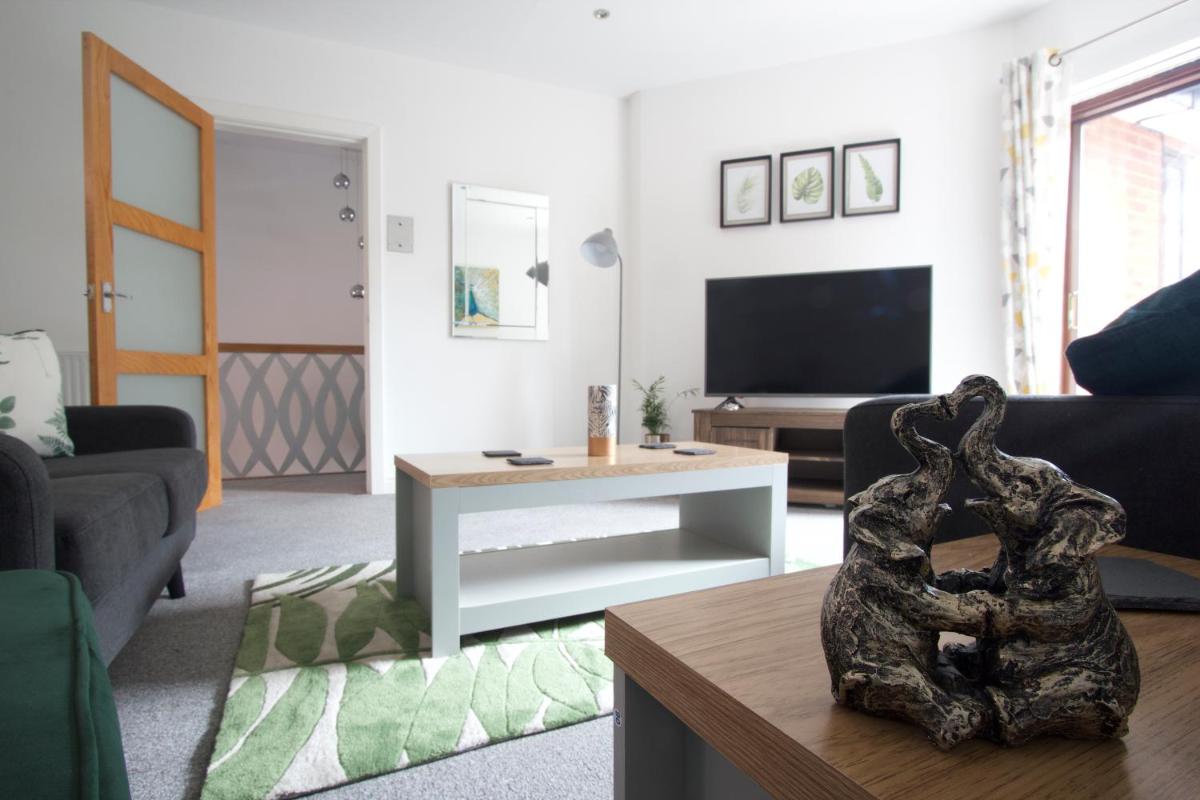Canal House - Housity