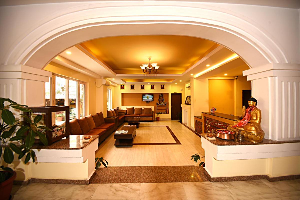 DOM Himalaya Hotel - Hizvo