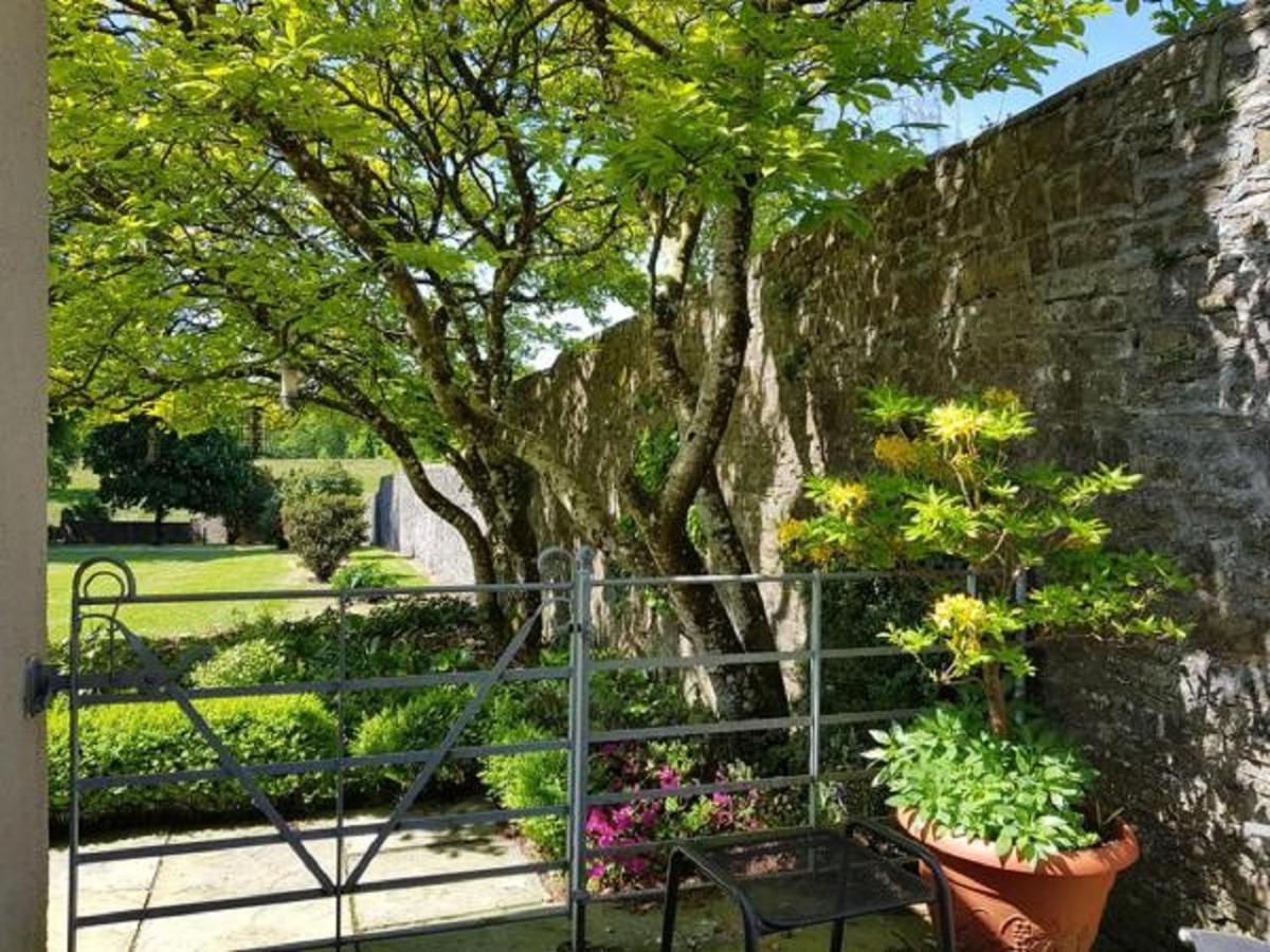 The Stable Loft, Llwynhelig Manor - Housity