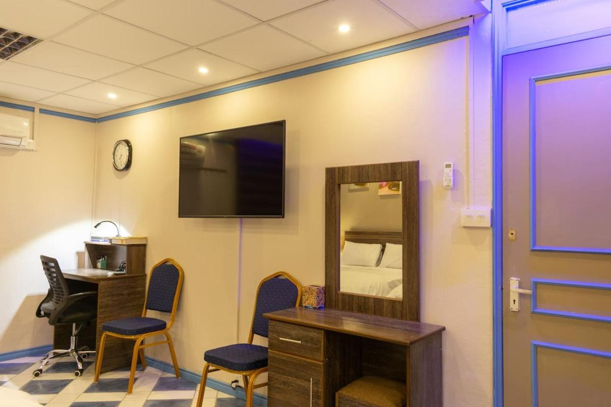 Hotel Styled Apartment in Heart of Quatre Bornes - Housity