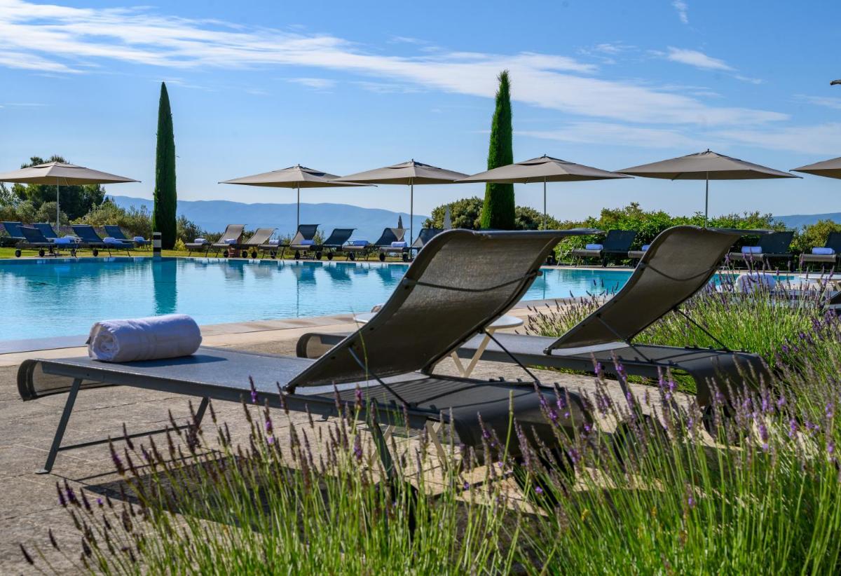 Piscine de l'établissement Hotel Les Bories & Spa ou située à proximité