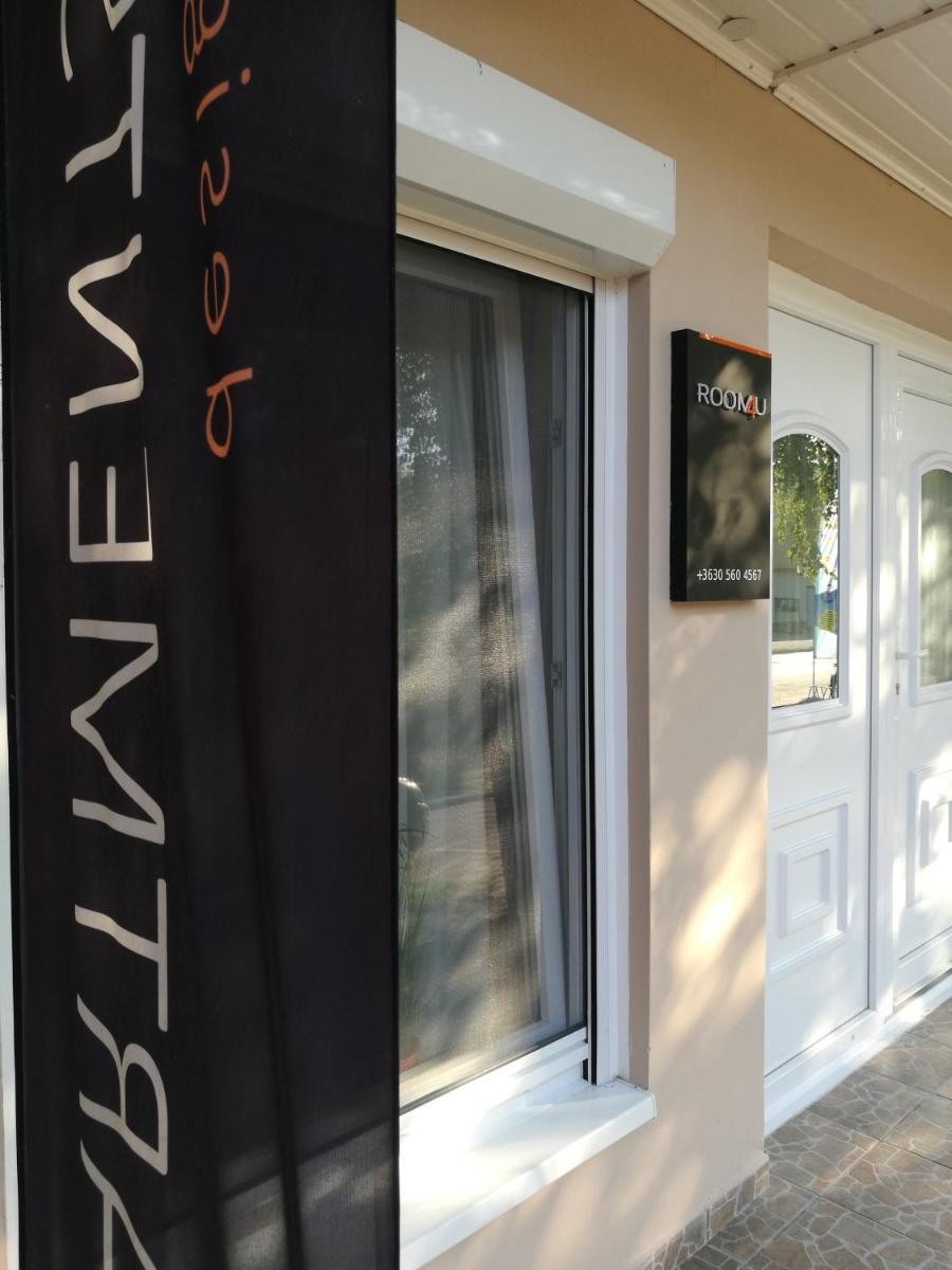Room4U Apartment - Housity