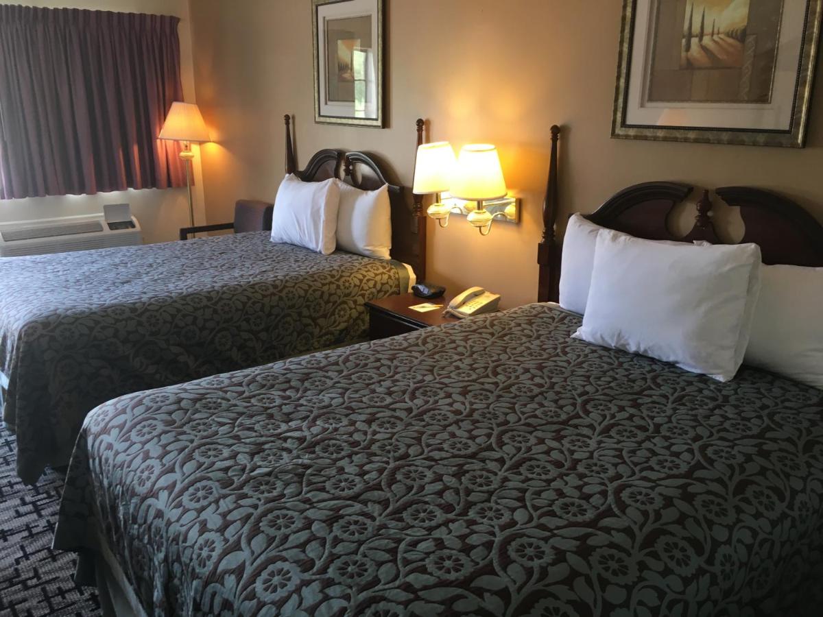 Days Inn by Wyndham Picayune - Housity