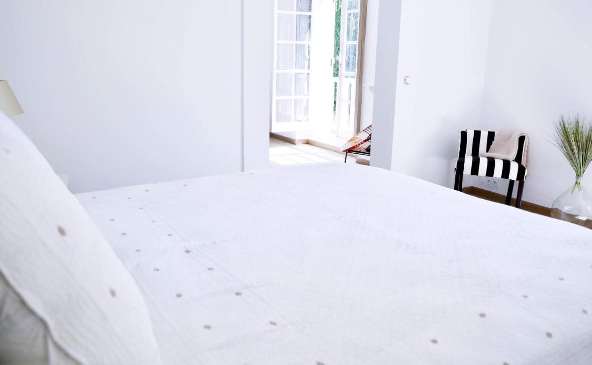 GLYCINES COUNTRY GUESTHOUSE - Housity