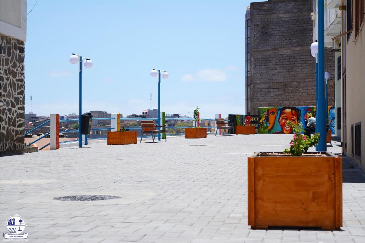 Fully equipped 3-bedroom Apt in downtown Praia - Housity