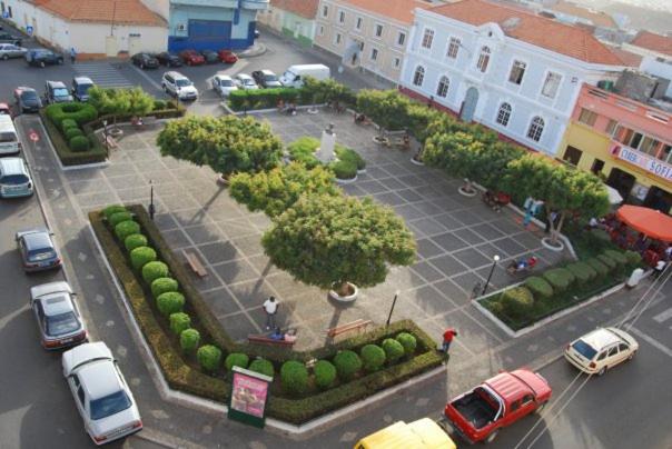Fully equipped 3-bedroom Apt in downtown Praia - Housity