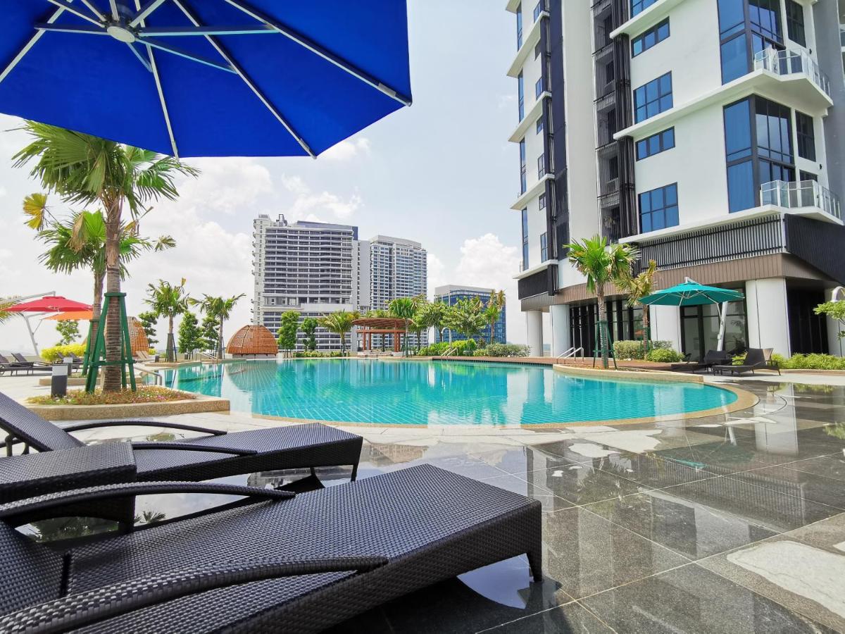 Suitetrails - C818Almas suites studio seaview netflix By STAY