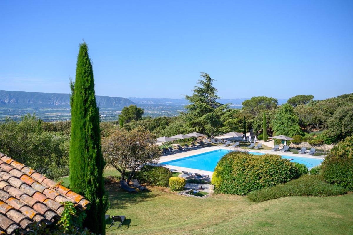 Piscine de l'établissement Hotel Les Bories & Spa ou située à proximité