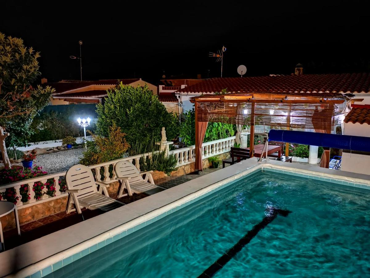 Chalet Santa Oliva - Housity