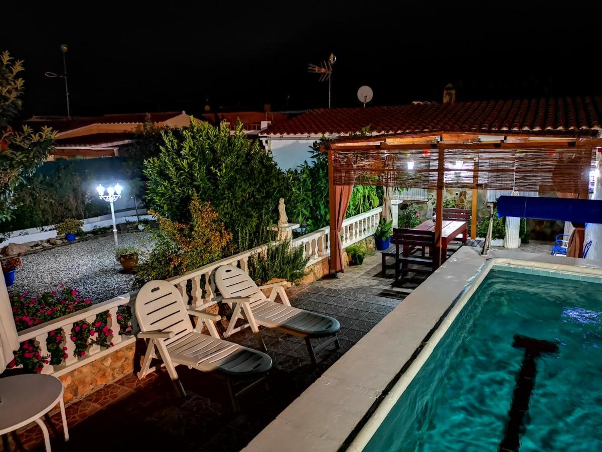 Chalet Santa Oliva - Housity