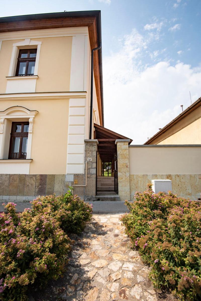 Grossmann Ház - Housity