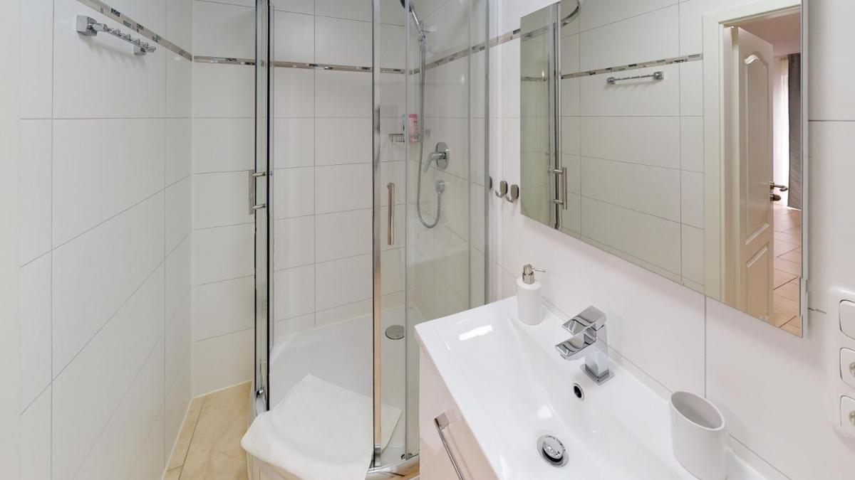 Aurora Apartments - Housity