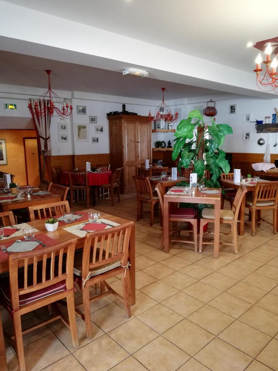 Hôtel-restaurant Les Colonnades - Housity