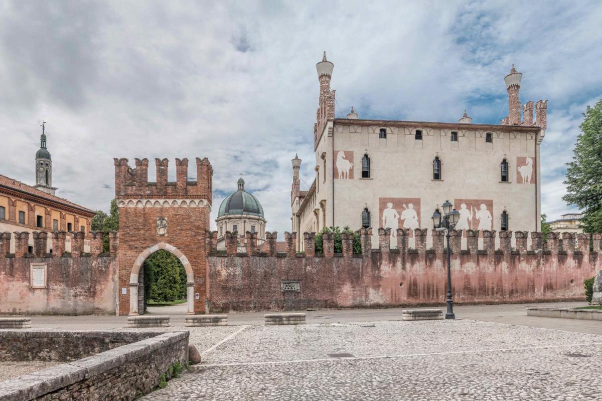 Castello di Thiene - Housity