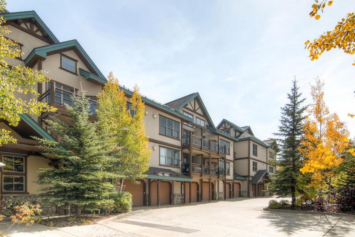 Corral at Breckenridge #102E - Access to Common Hot Tub - Close to Town - Housity